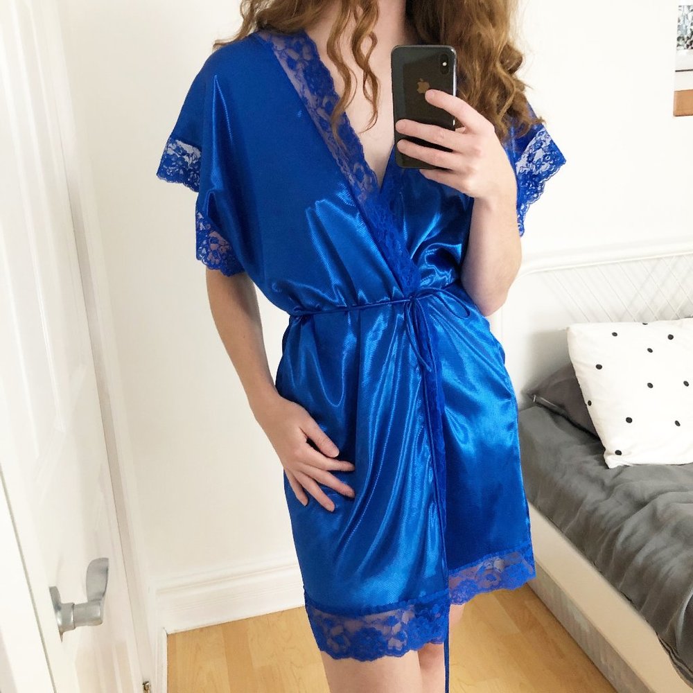 Stunning Vintage Cobalt Blue Lace Tie Front Robe